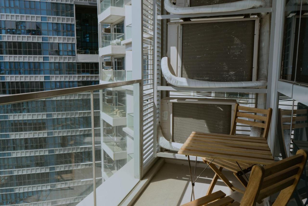 מנילה Uptown Parksuites Apartments Tower 2 Bgc By Ph Staycation מראה חיצוני תמונה