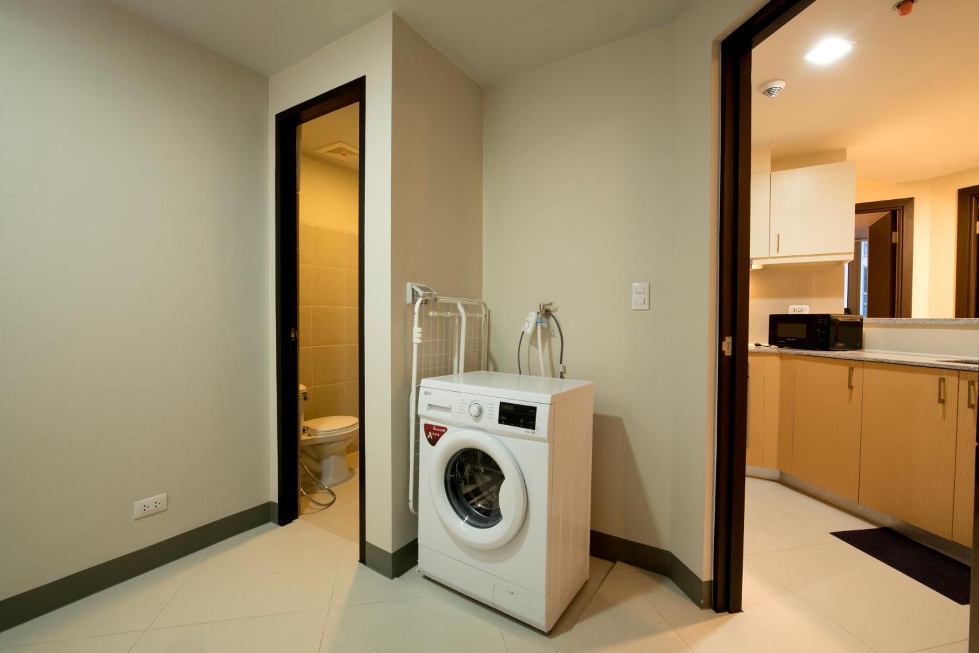 מנילה Uptown Parksuites Apartments Tower 2 Bgc By Ph Staycation מראה חיצוני תמונה